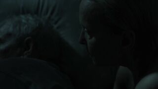 Dorota Pomykala erotic - Woman on the Roof (2022) erotic scenes