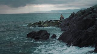 Caroline Hartig, Lena Klenke sexy ⭐ Blackout (2021) s01-e03