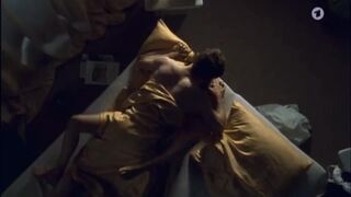 Bedroom Sex Scene ⭐ Suzanne von Borsody nackte ⭐ Nicht ohne deine Liebe (2002)