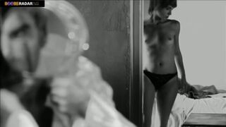 Roberta Mattei Topless ⭐ Dimmi cosa vedi (2010)