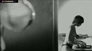 Roberta Mattei Topless ⭐ Dimmi cosa vedi (2010)