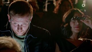 Mona Pirzad, Nadja Bobyleva nude ⭐ Käthe und ich s01e01 (2019)