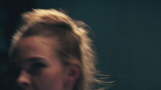 Cunnilingus Scene ⭐ Aliki Hirsch hot ⭐ Julia muss sterben (2021)