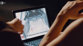 Laura Egger great - Laim und die Tote im Teppich (2020)