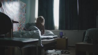 Charleen Deetz hot bathroom scene  ⭐ SOKO Köln (2022)