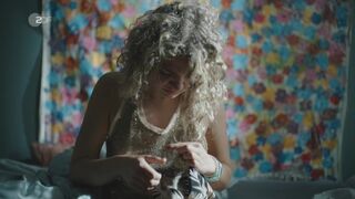 Charleen Deetz hot bathroom scene  ⭐ SOKO Köln (2022)