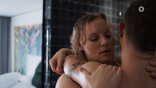 Rosalie Thomass naked - Jackpot (2021) hottest bath video