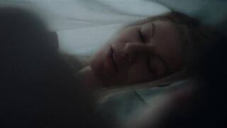 Claire Danes hot, Lizzy Caplan sex - Fleishman Is in Trouble (2022)