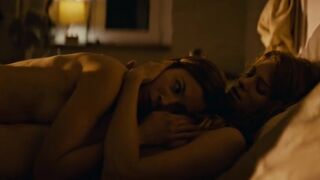 Lesbian Scene ⭐ Aylin Tezel, Yuval Scharf nude ⭐ Der Russe ist einer, der Birken liebt (2022)