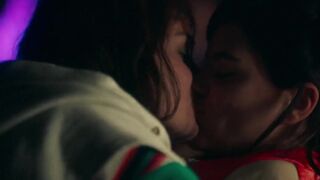 Lesbian Scene Noémie Merlant nude ⭐ A Good Man (2020)