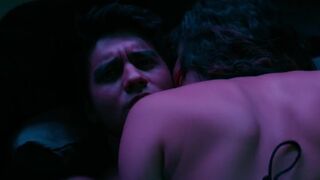 Madison Pettis, Phoebe Miu sexy - Margaux (2022)