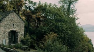 Katharina Nesytowa sexy - Der Feind meines Feindes (2022) Peeping Episode