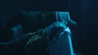 Ayumi Roux nude ⭐ Les rivieres pourpres (2022) s04e03