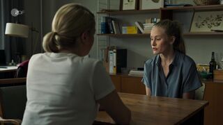 Sexual memories. Bed scene | Nina Wolf nude | Theresa Wolff s01e03 (2023)