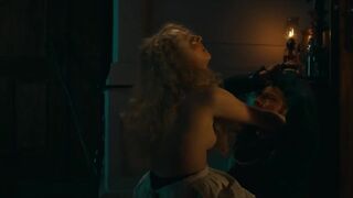 Topless Paulina Kondrak sex scene - Niebezpieczni dżentelmeni (2022)