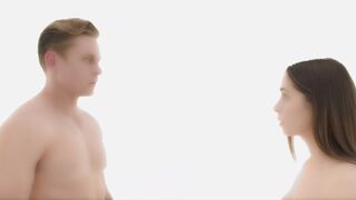 Cristin Milioti naked - Made For Love s02e01 (2022)