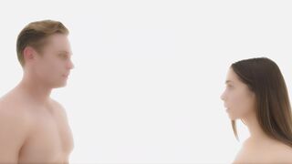 Cristin Milioti naked - Made For Love s02e01 (2022)