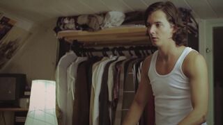 Petra Vartapetján topless - Feketerigó (2015)