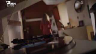 Annelise Hesme, Ophelia Kolb - On n'efface pas les souvenirs (2021) Naked Film Episode