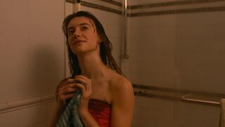 Charlotte Le Bon nude, Daisy Edgar-Jones ⭐ Fresh (2022)