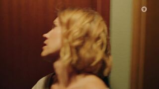 Short SexScene ⭐ Wolke Hegenbarth hot ⭐ Toni, männlich, Hebammes (2023)