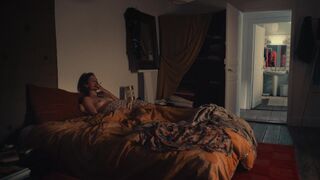 Vicky Krieps Nude ⭐ Serre moi fort (2021)