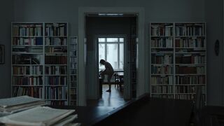 Cate Blanchett, Nina Hoss hot - Tár (2022) Lesbian Kissing Scene