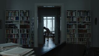 Cate Blanchett, Nina Hoss hot - Tár (2022) Lesbian Kissing Scene