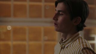 Josephine Bornebusch sexy, Görel Crona hot - Love Me s02 (2020)