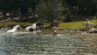 Olivia Côte, Délia Espinat-Dief nude ⭐ Pétaouchnok (2022)