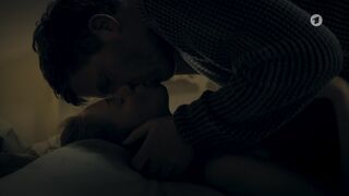 Marlene Morreis naked sex scene ⭐ Der Dänemark-Krimi Rauhnächte (2021)