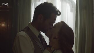 Aria Bedmar hot - Operación Barrio Inglés s01e08 (2024)