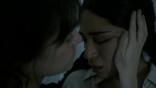 Camila Milenka topless, María Paz Collarte topless. Quizás es cierto lo que dicen de nosotras (2024). Lesby Sex Scene