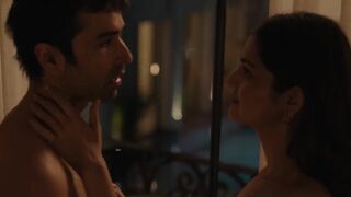 Sara Ali Khan Sex. Murder Mubarak (2024) Sexy scenes