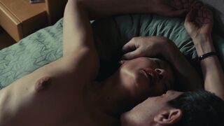 Jeanne Balibar, Alexia Hébrard topless - Let Me Go (2023)