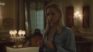 Aria Bedmar, Silvia Hannemann topless. TV Show "Operación Barrio Inglés" s01 (2024) Sex Scenes.