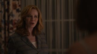 Christina Hendricks hot, Hannah Einbinder, Jean Smart sexy. Hacks s03e06 (2024). Lesby Scene