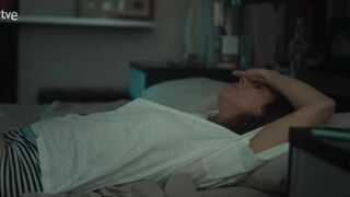 Maribel Verdú sexy. Ana Tramel. El juego s01e01-05 (2021). Bathroom Topless Scene