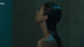 Maribel Verdú sexy. Ana Tramel. El juego s01e01-05 (2021). Bathroom Topless Scene