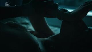 Llewellyn Reichman, Sarah Bauerett sexy | Deadlines s01e08 (2021)