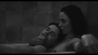Laura Farisè naked. Sunday Poem (2021) Toless Actress in thriller scene (bathroom)
