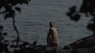 Renate Reinsve naked | Håndtering av udøde (2024). Hot actress