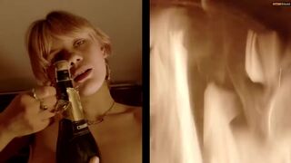 Maya Vienne topless - Il suffirait d'une étincelle (2024) sex scene