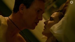 Lia Carvalho sexy - Lost in Fuseta - Ein Krimi aus Portugal s01e02 (2024) hot actress