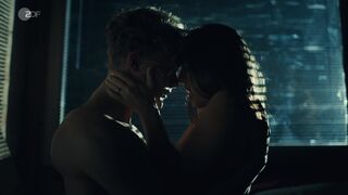 Michelle Barthel topless - Letzte Spur Berlin s13e08 (2024)