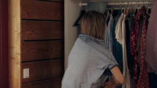 Bettina Lamprecht nackte. Nestwochen (2021) Bedroom Sexy Scene