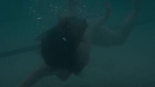 Alice Englert, Mia Artemis topless - Exposure s01 (2024) Underwater Nudity