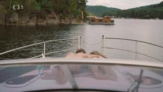 Izabela Vydrová sexy - Stíny v mlze s02e06-08 (2024)