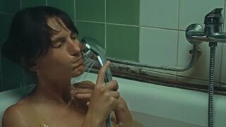 Rachel Perrin naked - Juste Un Instant (2024) adult scene