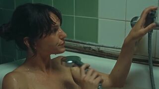 Rachel Perrin naked - Juste Un Instant (2024) adult scene